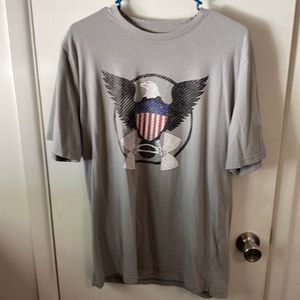 Under armour graphic t shirt large